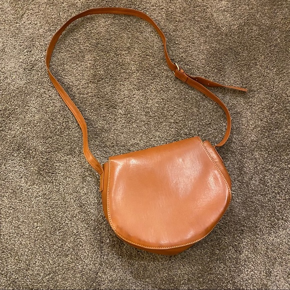 ❗️Brown faux leather floral etched crossbody bag❗️ - Picture 2 of 10